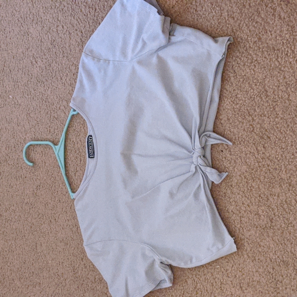 Cropped t-shirt. Size m.